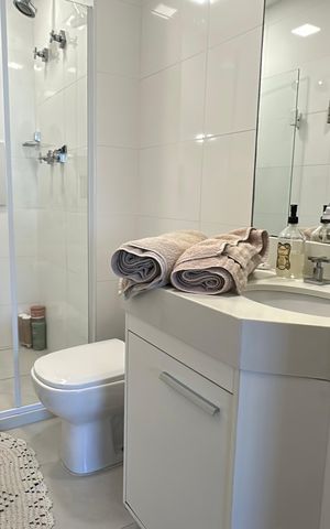 Apartamento à venda com 74m², 2 quartos e 2 vagas Apartamento à venda com 74m², 2 quartos e 2 vagasBanheiro da Suíte
