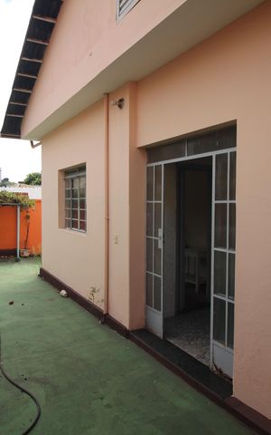 Casa à venda com 180m², 4 quartos e 2 vagasQuintal
