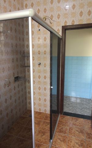Casa à venda com 180m², 4 quartos e 2 vagasBanheiro