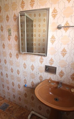 Casa à venda com 180m², 4 quartos e 2 vagasBanheiro
