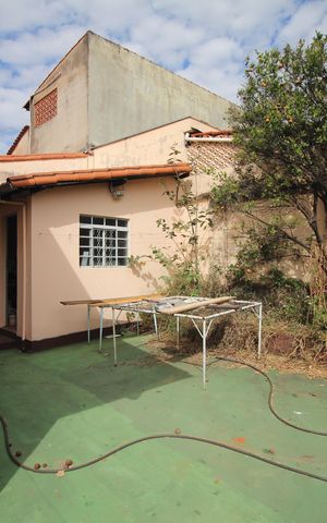 Casa à venda com 180m², 4 quartos e 2 vagasQuintal