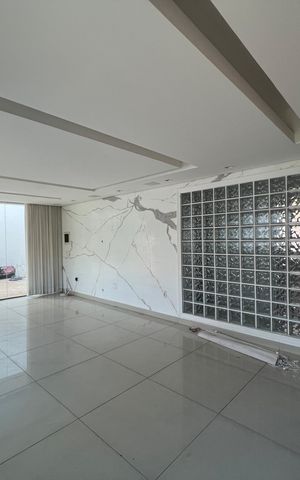Casa à venda com 233m², 3 quartos e 3 vagasSala