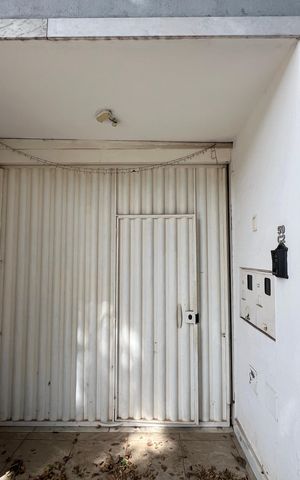 Casa à venda com 233m², 3 quartos e 3 vagasFachada