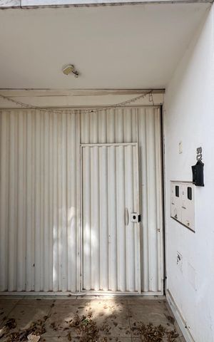Casa à venda com 233m², 3 quartos e 3 vagasFachada