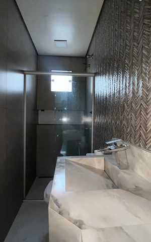 Casa à venda com 233m², 3 quartos e 3 vagasBanheiro Social