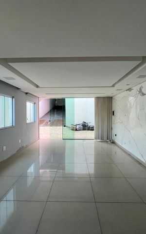 Casa à venda com 233m², 3 quartos e 3 vagasSala