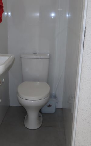 Casa à venda com 152m², 3 quartos e 3 vagasBanheiro de serviço
