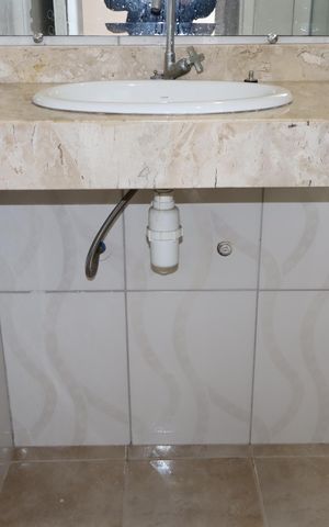 Casa à venda com 152m², 3 quartos e 3 vagasBanheiro suíte 1