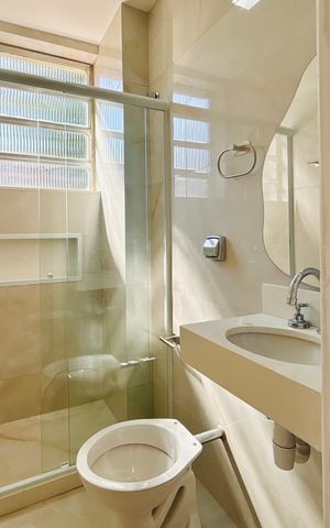 Apartamento para alugar com 70m², 2 quartos e 1 vaga Apartamento para alugar com 70m², 2 quartos e 1 vagaBanheiro social