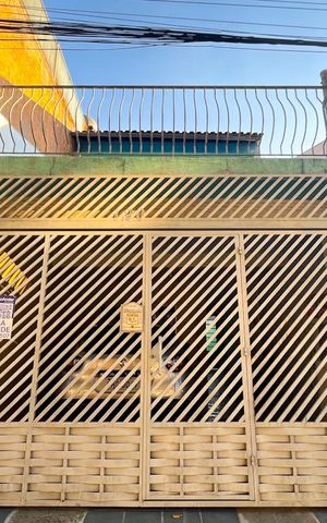 Casa para alugar com 100m², 3 quartos e 2 vagasFachada