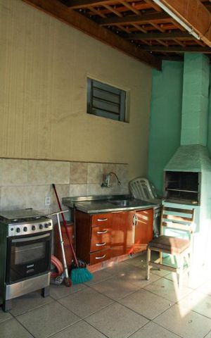 Casa para alugar com 100m², 3 quartos e 2 vagasChurrasqueira
