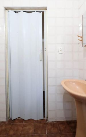 Casa à venda com 150m², 2 quartos e 2 vagasBanheiro