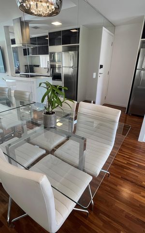 Apartamento à venda com 61m², 2 quartos e 1 vaga Apartamento à venda com 61m², 2 quartos e 1 vagaSala de Jantar