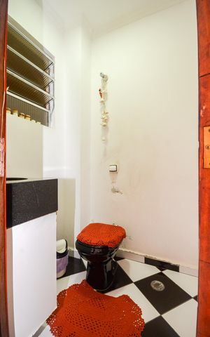 Casa à venda com 205m², 3 quartos e 2 vagas Casa à venda com 205m², 3 quartos e 2 vagasLavabo
