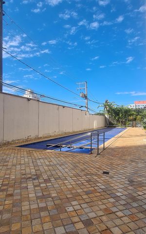 Apartamento à venda com 64m², 3 quartos e 2 vagas Apartamento à venda com 64m², 3 quartos e 2 vagasÁrea comum - Piscina