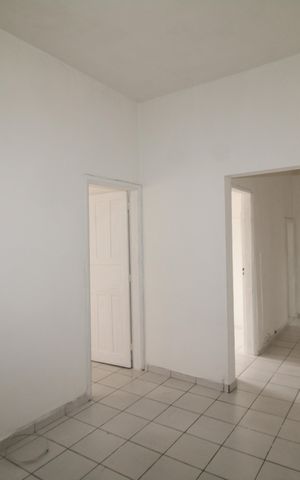 Casa para alugar com 72m², 2 quartos e sem vagaSala