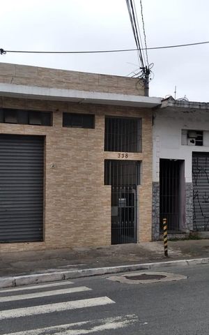 Casa para alugar com 72m², 2 quartos e sem vaga Casa para alugar com 72m², 2 quartos e sem vagaFachada