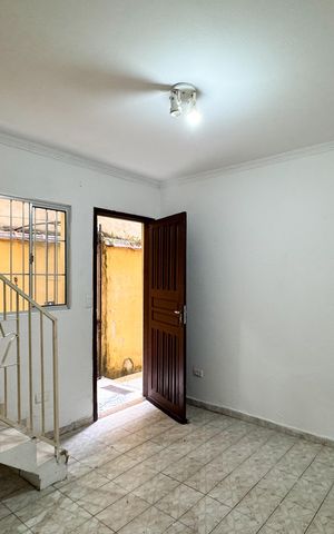 Casa à venda com 350m², 4 quartos e 2 vagas Casa à venda com 350m², 4 quartos e 2 vagasSala - Casa 2