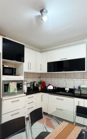 Casa à venda com 350m², 4 quartos e 2 vagas Casa à venda com 350m², 4 quartos e 2 vagasCozinha - Casa 1