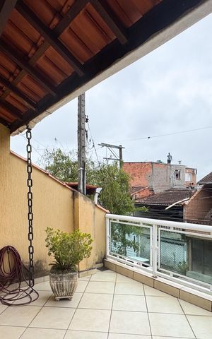 Casa à venda com 350m², 4 quartos e 2 vagas Casa à venda com 350m², 4 quartos e 2 vagasSacada do Quarto 2 - Casa 1