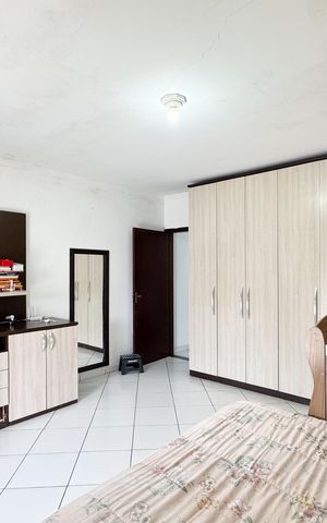Casa à venda com 350m², 4 quartos e 2 vagas Casa à venda com 350m², 4 quartos e 2 vagasQuarto 2 - Casa 1