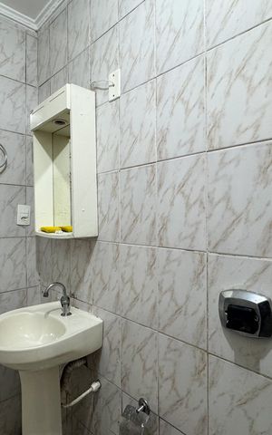 Casa à venda com 350m², 4 quartos e 2 vagas Casa à venda com 350m², 4 quartos e 2 vagasBanheiro 1 - Casa 2