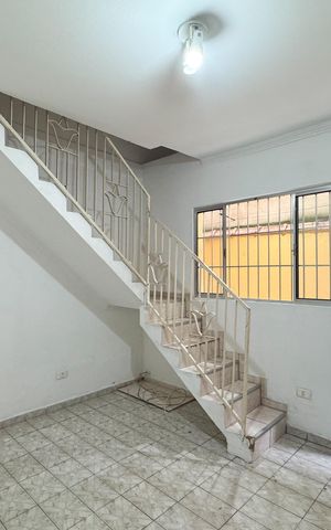Casa à venda com 350m², 4 quartos e 2 vagas Casa à venda com 350m², 4 quartos e 2 vagasSala - Casa 2