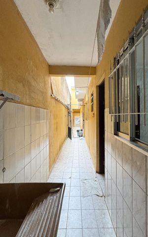 Casa à venda com 350m², 4 quartos e 2 vagas Casa à venda com 350m², 4 quartos e 2 vagasÁrea de Serviço - Casa 2