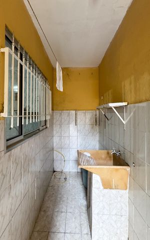 Casa à venda com 350m², 4 quartos e 2 vagas Casa à venda com 350m², 4 quartos e 2 vagasÁrea de Serviço - Casa 2