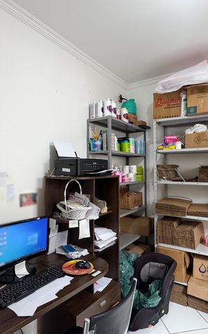 Casa à venda com 350m², 4 quartos e 2 vagas Casa à venda com 350m², 4 quartos e 2 vagasQuarto 1 - Casa 1
