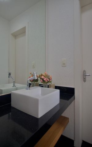 Apartamento para alugar com 320m², 4 quartos e 2 vagasBanheiro das Semi-Suítes