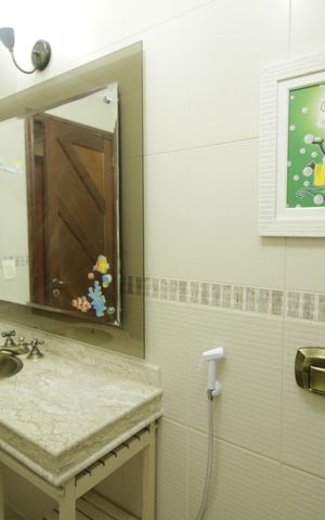 Casa de condomínio para alugar com 700m², 3 quartos e 2 vagasBanheiro