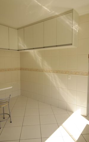 Casa de condomínio para alugar com 700m², 3 quartos e 2 vagasCozinha
