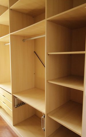 Casa de condomínio para alugar com 700m², 3 quartos e 2 vagasCloset