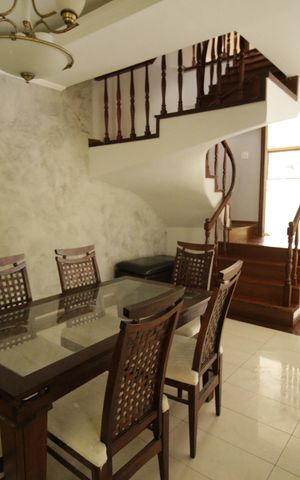 Casa de condomínio para alugar com 700m², 3 quartos e 2 vagasSala