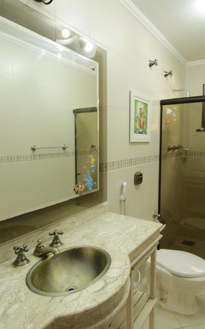 Casa de condomínio para alugar com 700m², 3 quartos e 2 vagasBanheiro