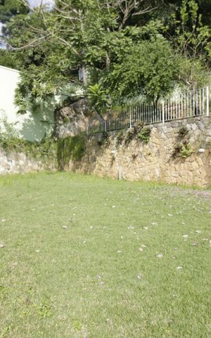 Casa de condomínio para alugar com 700m², 3 quartos e 2 vagasQuintal
