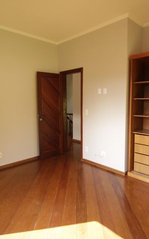 Casa de condomínio para alugar com 700m², 3 quartos e 2 vagasQuarto 1