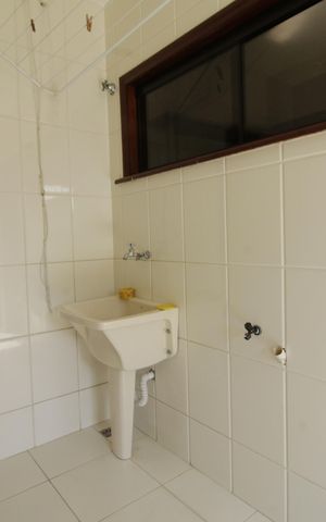 Casa de condomínio para alugar com 700m², 3 quartos e 2 vagasÁrea de Serviço