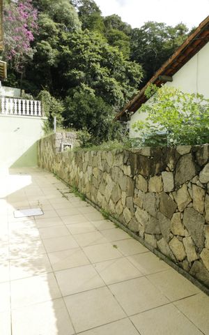 Casa de condomínio para alugar com 700m², 3 quartos e 2 vagasÁrea de Serviço externa 
