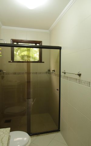 Casa de condomínio para alugar com 700m², 3 quartos e 2 vagasBanheiro
