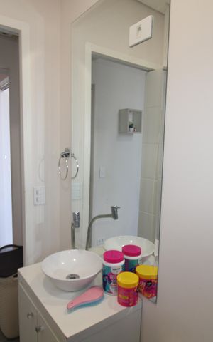 Casa à venda com 660m², 3 quartos e 9 vagasQuarto 2 - Banheiro