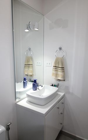 Casa à venda com 660m², 3 quartos e 9 vagasQuarto 3 - Clsoet / Banheiro