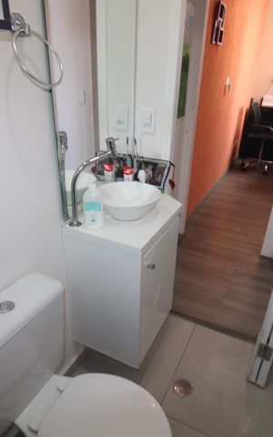 Casa à venda com 660m², 3 quartos e 9 vagasQuarto 1 - Banheiro