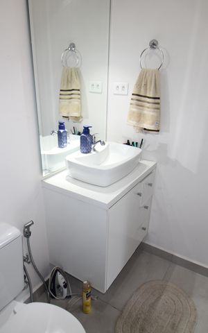 Casa à venda com 660m², 3 quartos e 9 vagasQuarto 3 - Clsoet / Banheiro