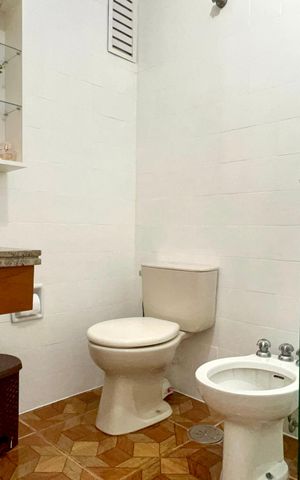 Apartamento à venda com 60m², 2 quartos e sem vaga Apartamento à venda com 60m², 2 quartos e sem vagaBanheiro