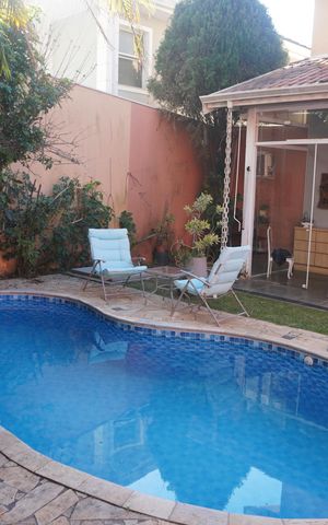 Casa de condomínio para alugar com 360m², 4 quartos e 4 vagasPiscina
