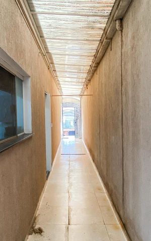 Casa à venda com 249m², 3 quartos e 8 vagas Casa à venda com 249m², 3 quartos e 8 vagasCorredor