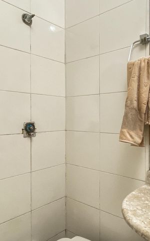 Casa à venda com 249m², 3 quartos e 8 vagas Casa à venda com 249m², 3 quartos e 8 vagasLavabo