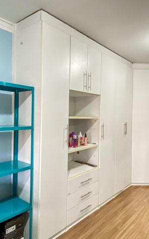 Casa à venda com 249m², 3 quartos e 8 vagas Casa à venda com 249m², 3 quartos e 8 vagasQuarto 1